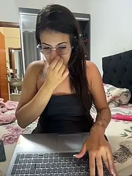 jheicylli online show from December 4, 7:33 pm