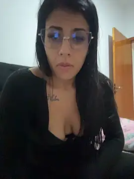 Snapshot of jheicylli chatting on June 24, 1:21 pm jheicylli online show from June 24, 1:21 pm