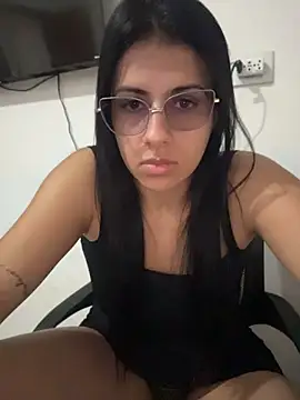 Snapshot of jheicylli chatting on July 23, 2:04 pm jheicylli online show from July 23, 2:04 pm