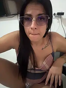 Snapshot of jheicylli chatting on July 27, 4:14 pm jheicylli online show from July 27, 4:14 pm