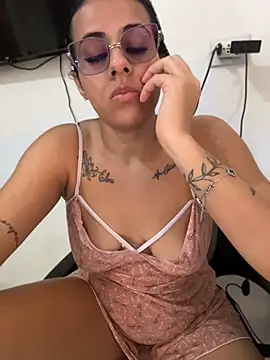 Snapshot of jheicylli chatting on July 29, 1:53 pm jheicylli online show from July 29, 1:53 pm