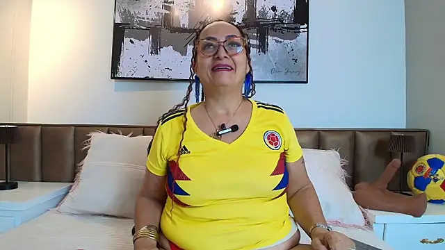 AlessandraLeroy online show from June 17, 12:07 pm