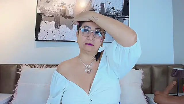AlessandraLeroy online show from July 4, 12:33 pm