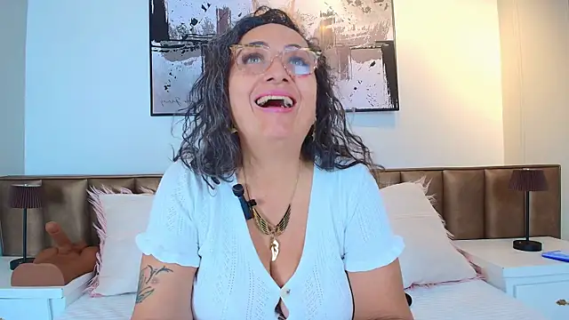 AlessandraLeroy online show from July 13, 12:19 pm