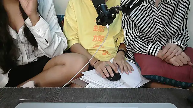 Snapshot of NaughtyThrouple007 chatting on September 12, 6:08 pm NaughtyThrouple007 online show from September 12, 6:08 pm