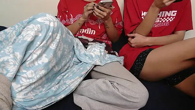 NaughtyThrouple007 online show from November 20, 7:30 am