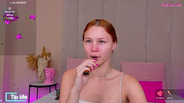 Snapshot of AmeliRoyse chatting on November 16, 5:18 pm AmeliRoyse online show from November 16, 5:18 pm