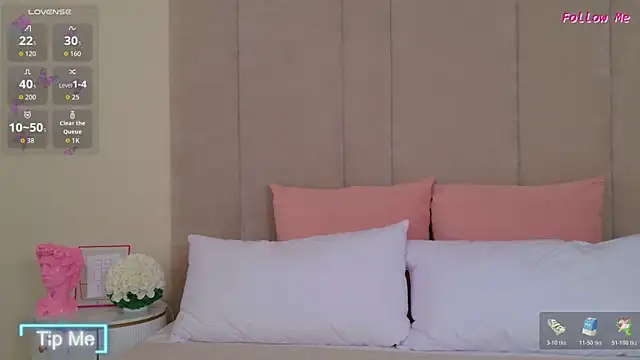 AmeliRoyse online show from March 13, 5:08 pm