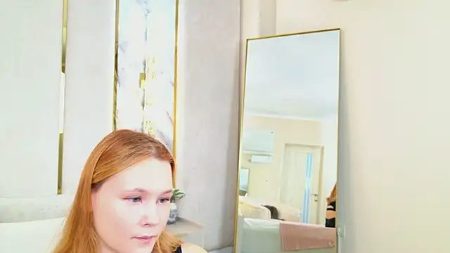 AmeliRoyse online show from May 1, 5:06 pm