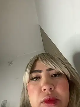 Snapshot of Mia_cullen_ chatting on October 25, 2:19 am Mia cullen online show from October 25, 2:19 am