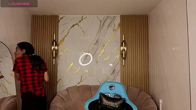 Snapshot of _wendy_b chatting on November 7, 3:06 am wendy b online show from November 7, 3:06 am