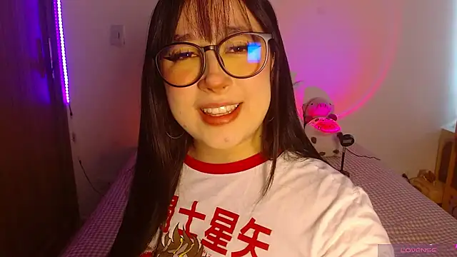 Snapshot of Oliviargf chatting on June 19, 1:15 pm Oliviargf online show from June 19, 1:15 pm