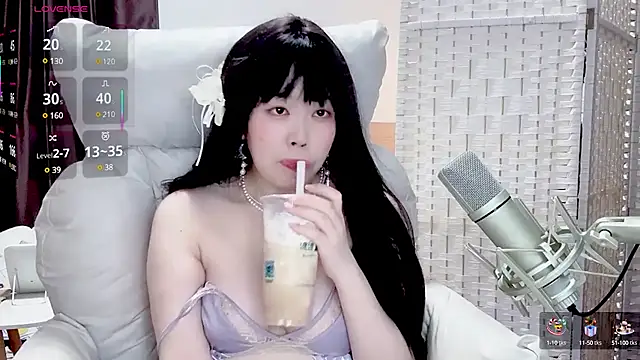 Snapshot of Cocobee chatting on March 14, 1:46 pm Cocobee online show from March 14, 1:46 pm