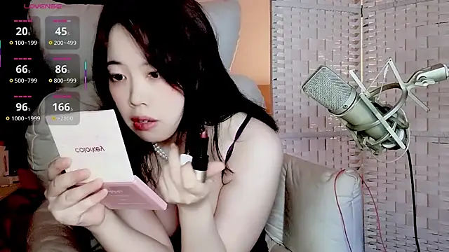 Snapshot of Cocobee chatting on September 12, 3:56 pm Cocobee online show from September 12, 3:56 pm