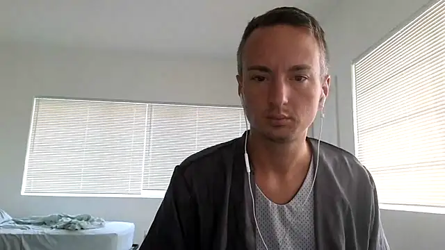 Snapshot of TheDaddy005 chatting on March 31, 1:33 pm TheDaddy005 online show from March 31, 1:33 pm