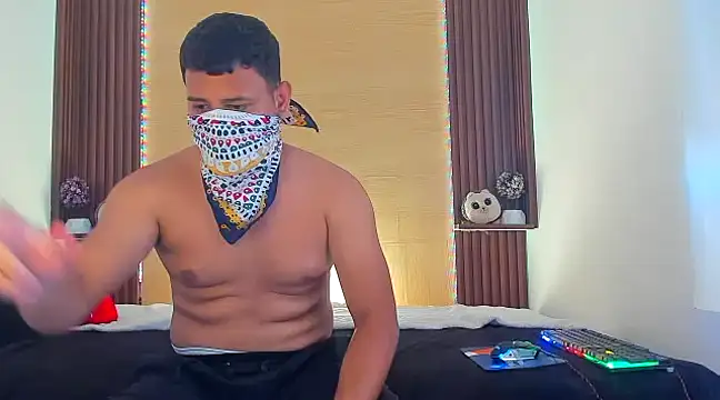 Racingbear  online show from March 9, 7:48 pm