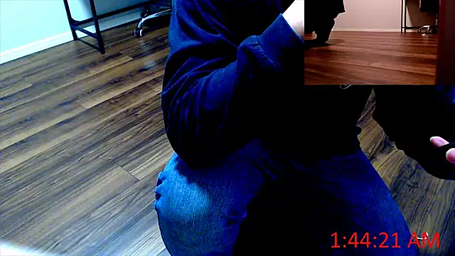 Snapshot of Stretch-man chatting on March 16, 4:45 pm Stretch-man online show from March 16, 4:45 pm