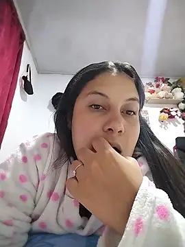 esmeralda jadees online show from June 17, 11:34 am