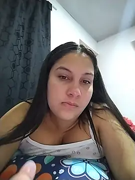 esmeralda jadees online show from July 5, 2:35 pm