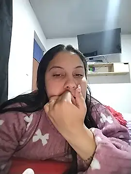 esmeralda jadees online show from July 14, 2:45 pm