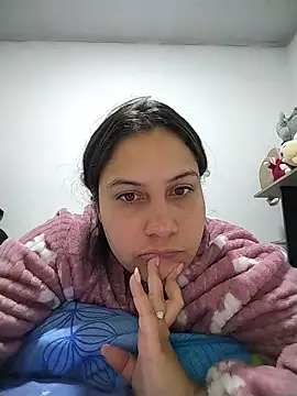 esmeralda jadees online show from July 26, 11:39 am