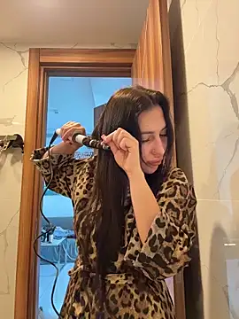 Snapshot of AleksandraRich chatting on November 28, 1:08 am AleksandraRich online show from November 28, 1:08 am