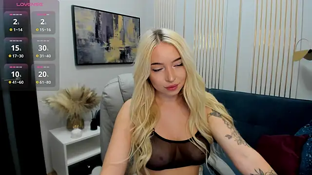 Snapshot of OhMyEmma chatting on March 22, 1:11 am OhMyEmma online show from March 22, 1:11 am