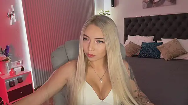 Snapshot of OhMyEmma chatting on September 22, 1:18 am OhMyEmma online show from September 22, 1:18 am