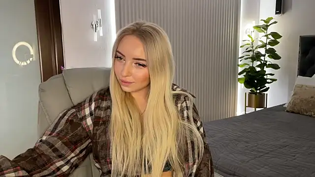 Snapshot of OhMyEmma chatting on November 27, 1:29 am OhMyEmma online show from November 27, 1:29 am