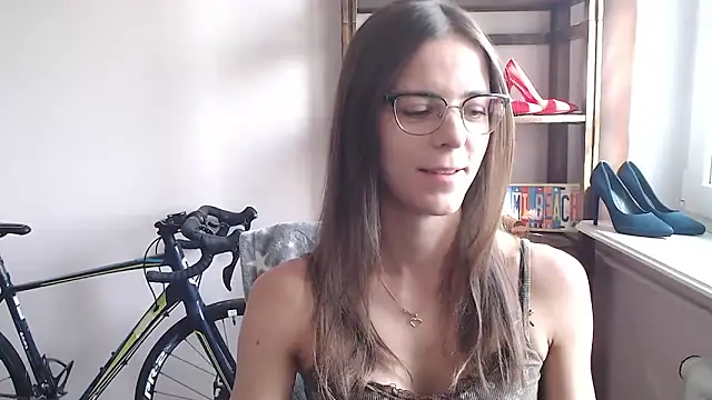 Snapshot of love_megi chatting on April 16, 1:23 pm love megi online show from April 16, 1:23 pm