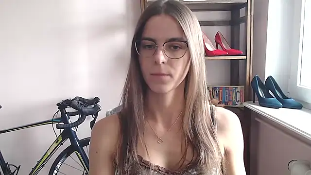 Snapshot of love_megi chatting on April 30, 1:39 pm love megi online show from April 30, 1:39 pm