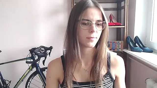 Snapshot of love_megi chatting on May 7, 1:27 pm love megi online show from May 7, 1:27 pm