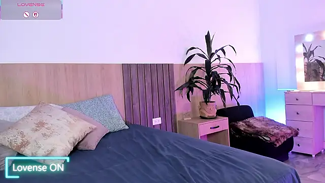  SamantaGomez online show from March 6, 7:43 pm