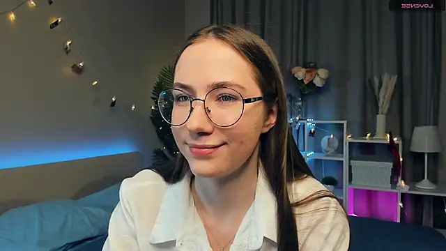 Kira mindnes online show from March 9, 8:42 pm