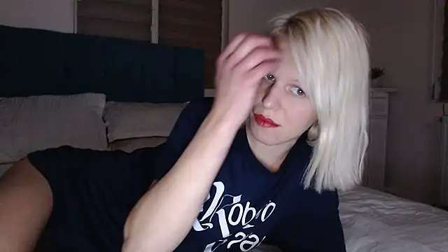 ElssaRush online show from October 26, 4:57 pm