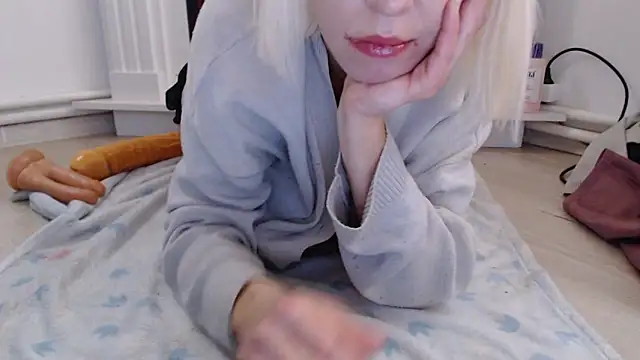 ElssaRush online show from November 5, 12:38 pm