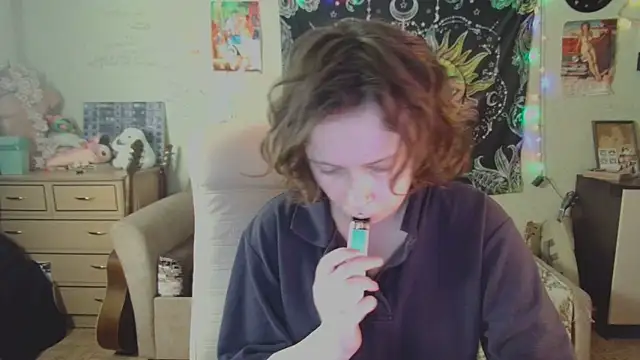 Snapshot of Lil_foxxx chatting on September 29, 1:49 pm Lil foxxx online show from September 29, 1:49 pm