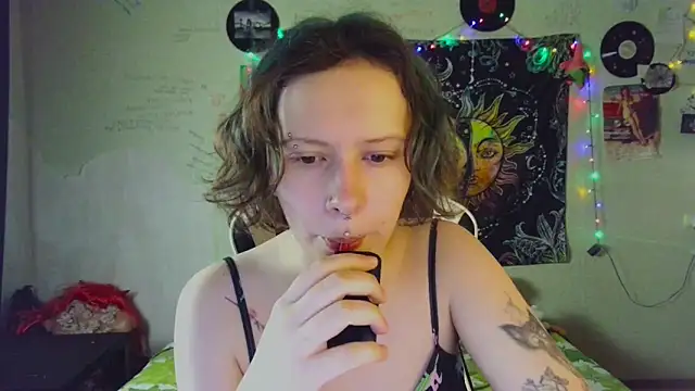 Snapshot of Lil_foxxx chatting on November 15, 11:40 am Lil foxxx online show from November 15, 11:40 am