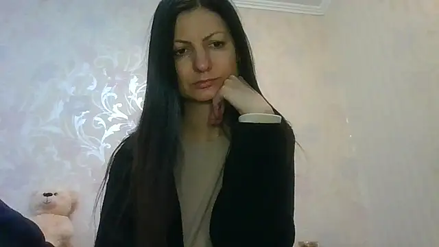 AliseWats online show from May 2, 9:20 pm