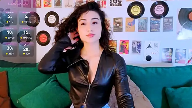 Snapshot of Maya_Rogerss chatting on May 11, 3:07 pm Maya Rogerss online show from May 11, 3:07 pm
