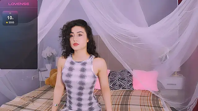 Snapshot of Maya_Rogerss chatting on June 5, 2:45 pm Maya Rogerss online show from June 5, 2:45 pm