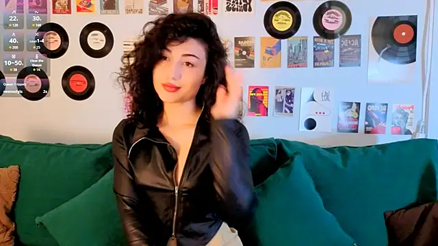 Snapshot of Maya_Rogerss chatting on July 28, 3:21 pm Maya Rogerss online show from July 28, 3:21 pm