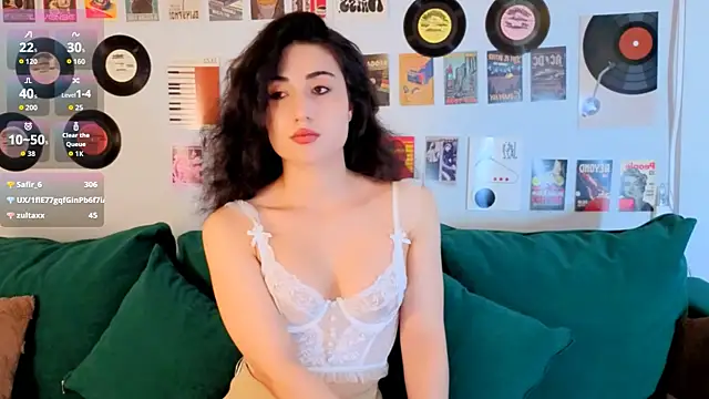 Snapshot of Maya_Rogerss chatting on August 2, 2:48 pm Maya Rogerss online show from August 2, 2:48 pm