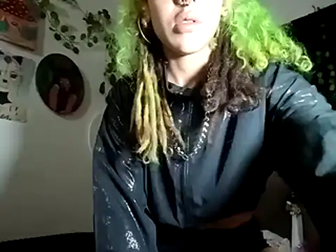 Snapshot of 420mussa chatting on May 29, 2:20 am 420mussa online show from May 29, 2:20 am