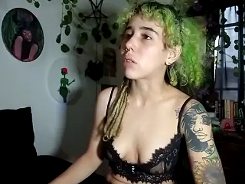 Snapshot of 420mussa chatting on June 5, 10:48 pm 420mussa online show from June 5, 10:48 pm