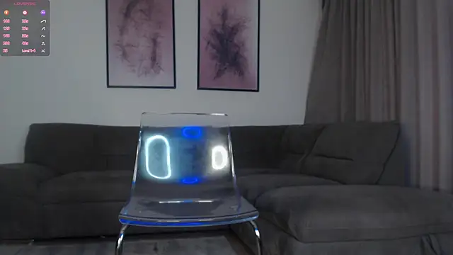 Snapshot of reinakylie chatting on November 16, 1:06 pm reinakylie online show from November 16, 1:06 pm