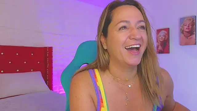 weet Evans    online show from October 22, 4:13 am