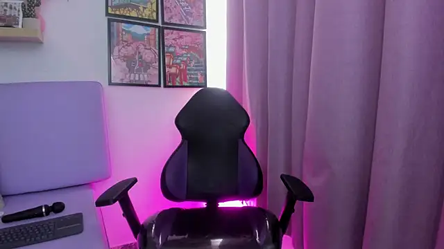 Snapshot of Elissa_SexyGirl chatting on November 8, 3:34 pm Elissa SexyGirl online show from November 8, 3:34 pm