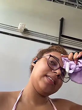 AlesiaCooper online show from March 13, 8:37 pm