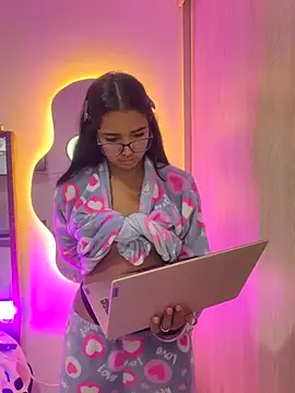 Snapshot of sofi_grisaless chatting on October 30, 12:45 am sofi grisaless online show from October 30, 12:45 am